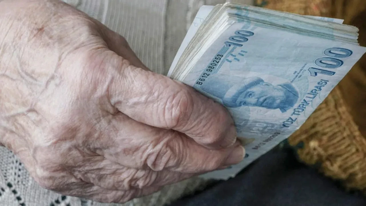 Emekli vatandaşlara süre uyarısı: Dikkat, maaşınız silinebilir!