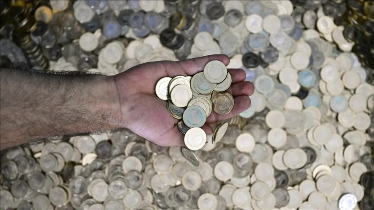 Evde bozuk para biriktirenler dikkat! Değeri 100 kat artan madeni paralar