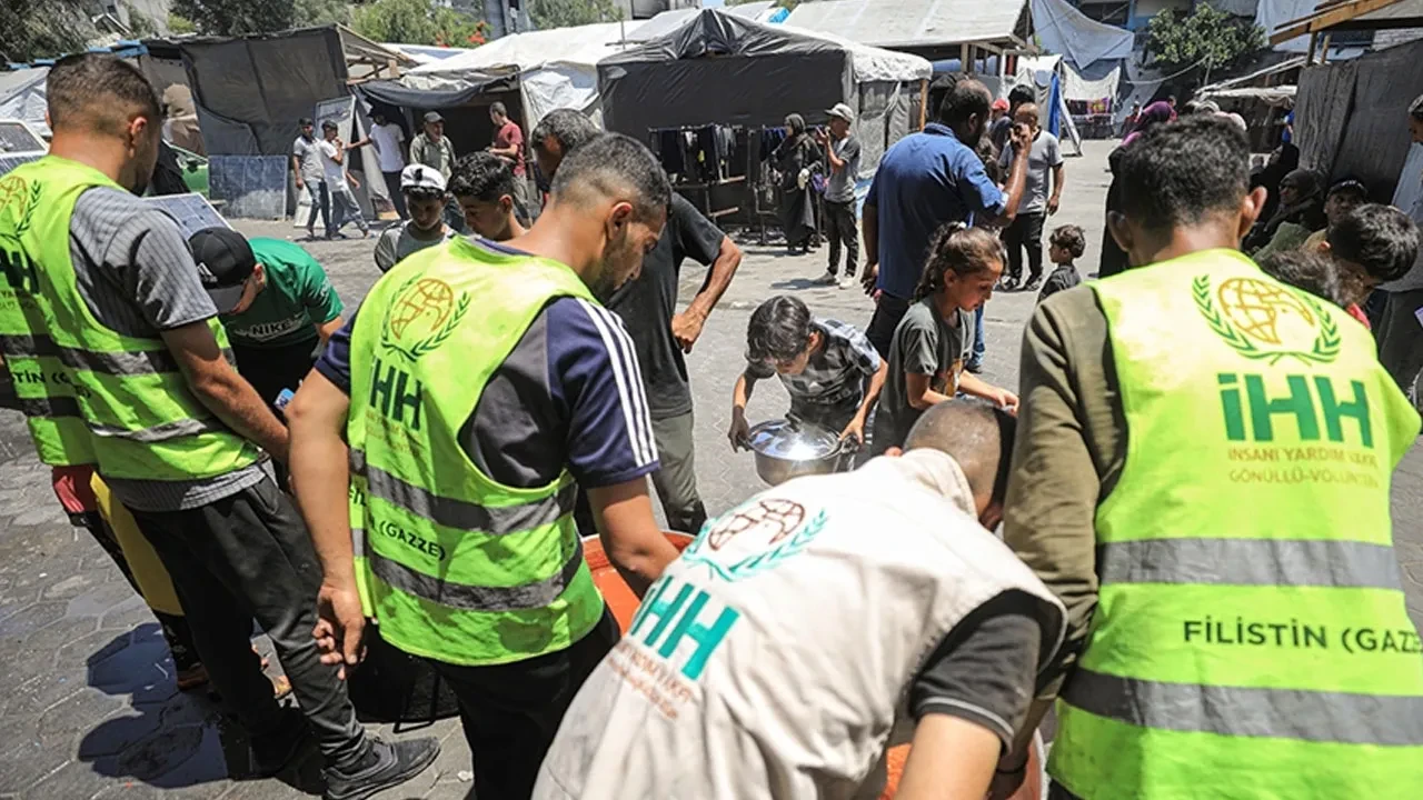 İsrail'in saldırılarında 5 İHH çalışanı hayatını kaybetti
