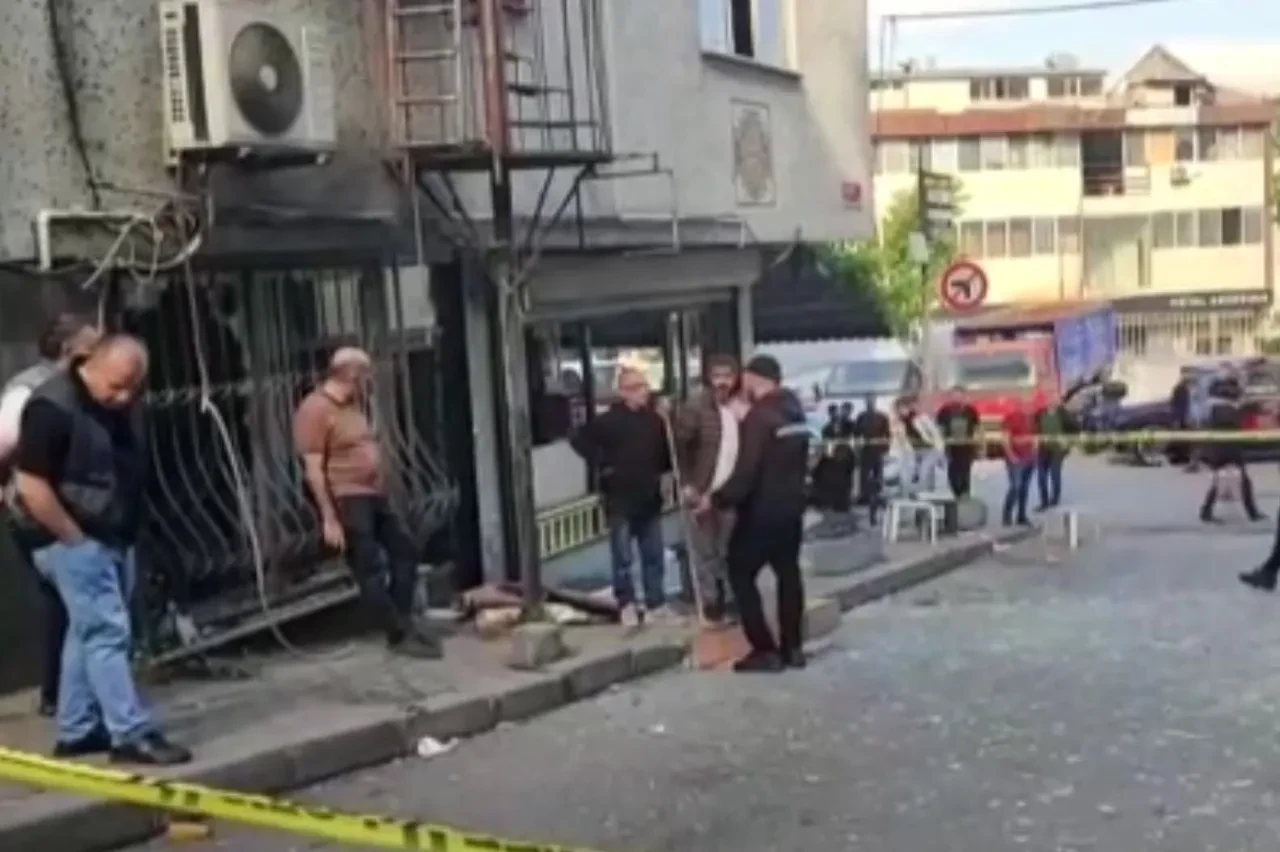 İstanbul Güngören'de bir iş yerinde patlama! 