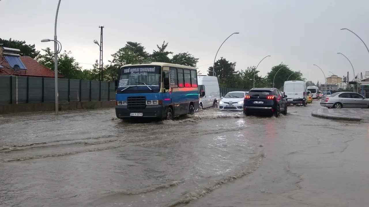 Malatya'da hastanenin tavanı çöktü!