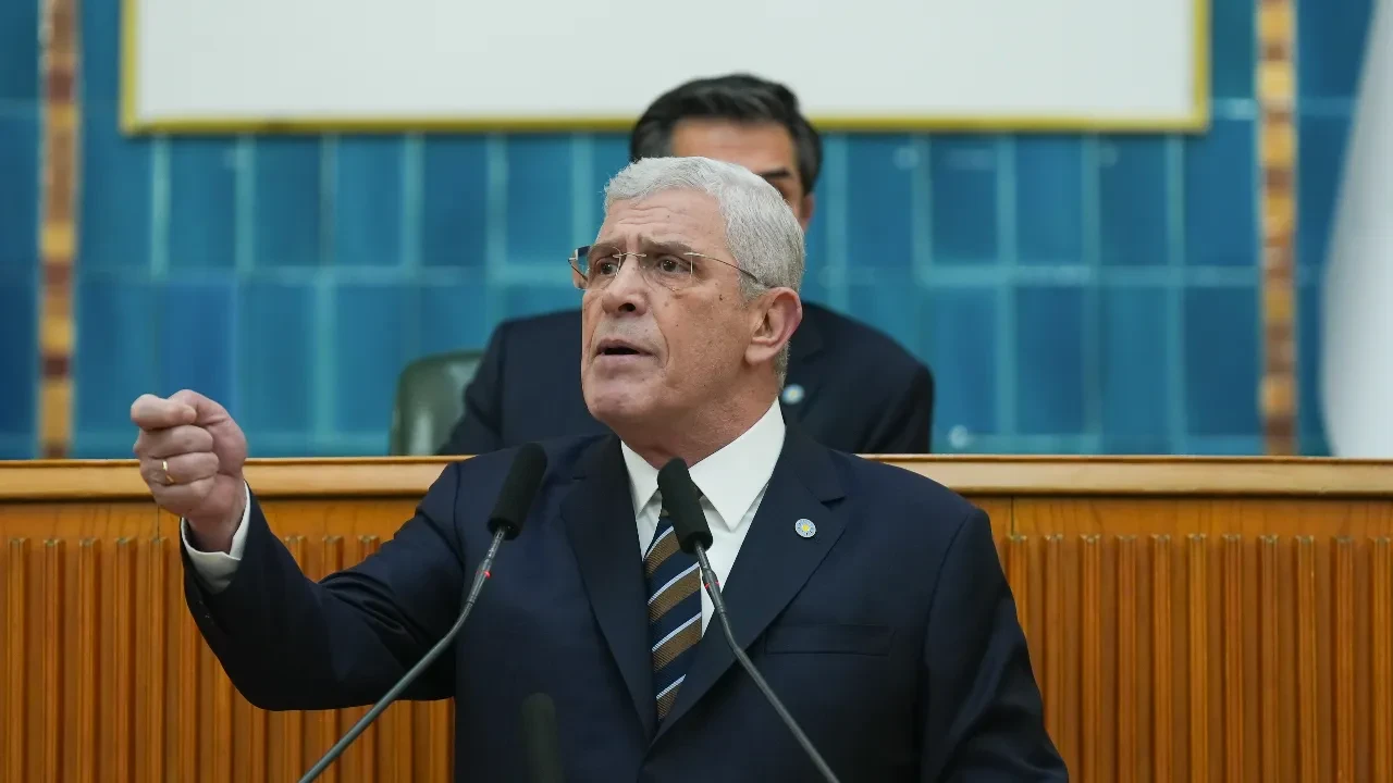 Müsavat Dervişoğlu'ndan hükümete yeni anayasa tepkisi