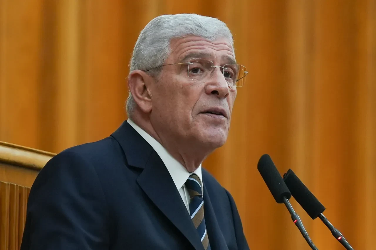Müsavat Dervişoğlu'ndan hükümete yeni anayasa tepkisi