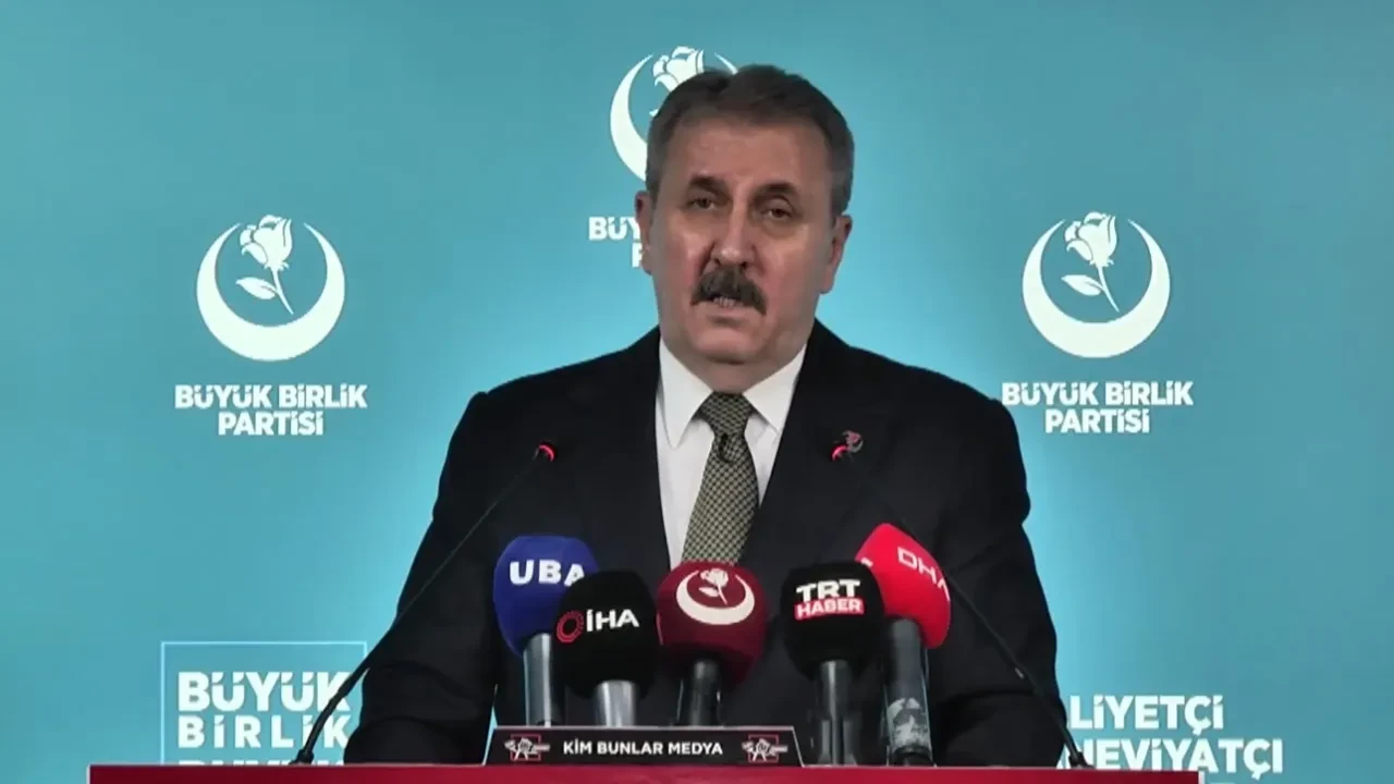 Mustafa Destici'den infaz yasasına tepki: Genel affa karşıyız