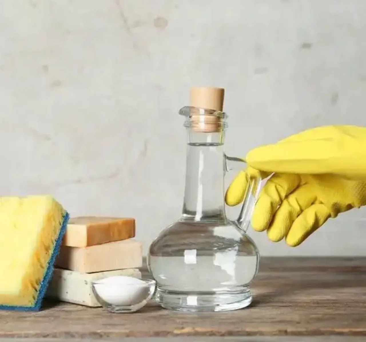 Temizlik uzmanı açıkladı: Evlerdeki küfü söküp atıyor, tekrardan oluşmasını önlüyor