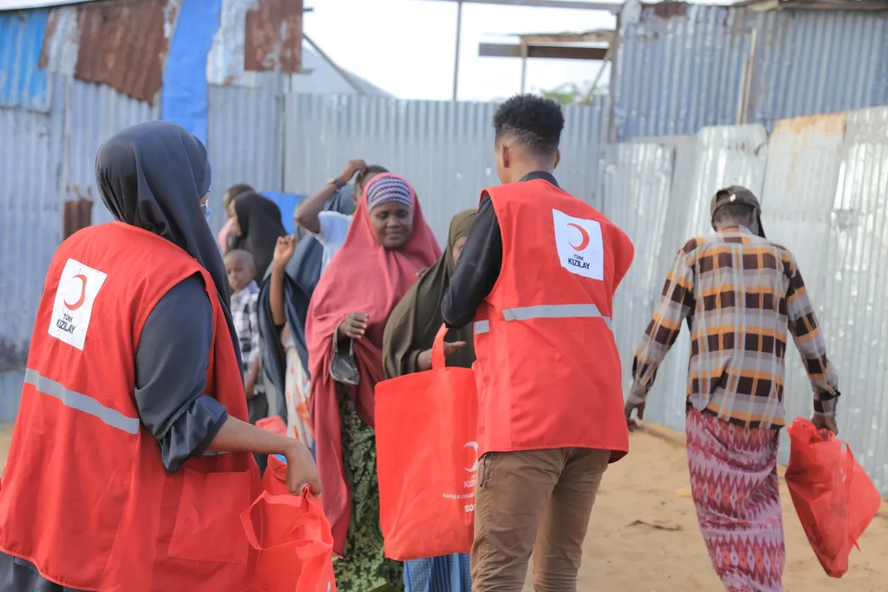 Türk Kızılay, yurt dışı kurban bağışlarınızı ihtiyaç sahiplerine ulaştırıyor