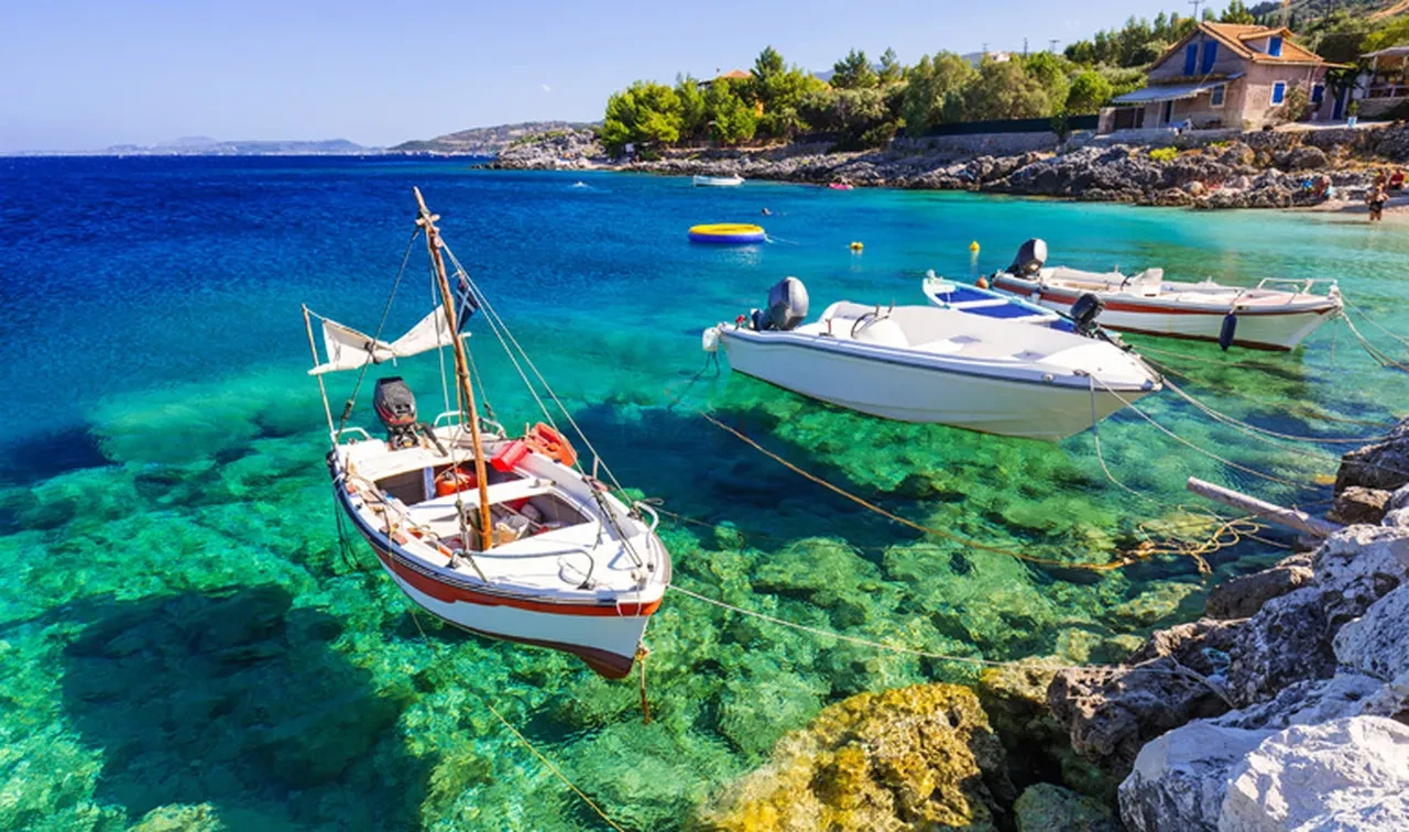 Yunanistan vergi avına çıktı! Turist gibi mayoyla denetleyecekler