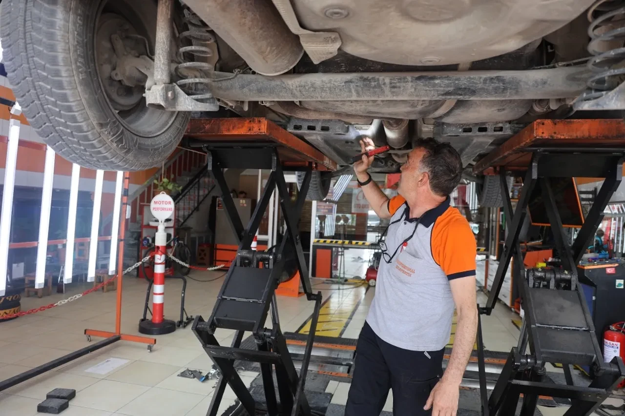 Bu hileyi bilmeyen arabayı kandırılarak alıyor! Dolandırıcılardan ekspertizleri bile şoke eden oyun