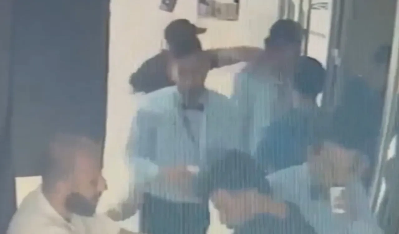 Antalya'daki Dünya Şampiyonası'nda şoke eden olay! Azerbaycan Muaythai Federasyon Başkanı'na bıçaklı saldırı