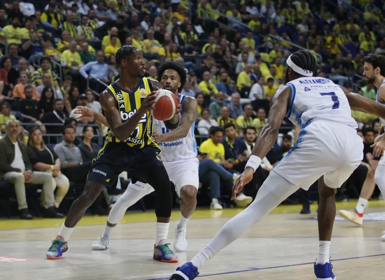Fenerbahçe Beko Türk Telekom maç sonucu kaç kaç? Farklı galibiyet