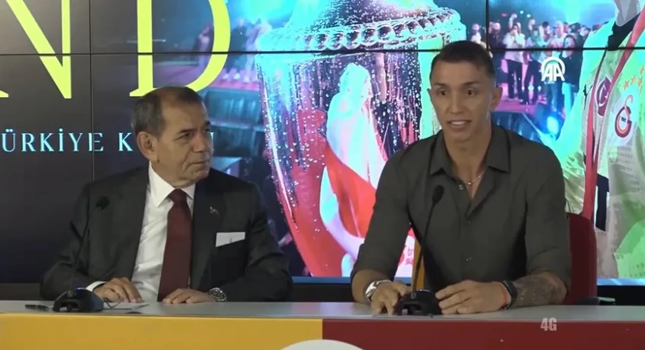 Fernando Muslera Galatasaray'a gözyaşlarıyla veda etti: Yarın son maçım