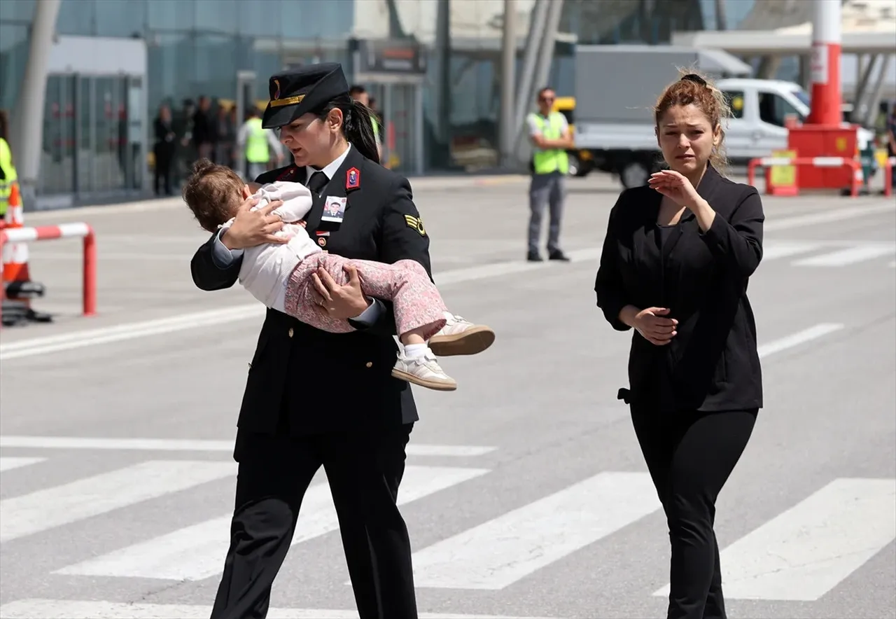 Günün en acı karesi! Şehit astsubay gözyaşlarıyla toprağa verildi