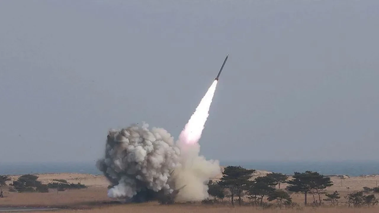Husilerden İsrail'e füze saldırısı! Tel Aviv'de siren sesleri