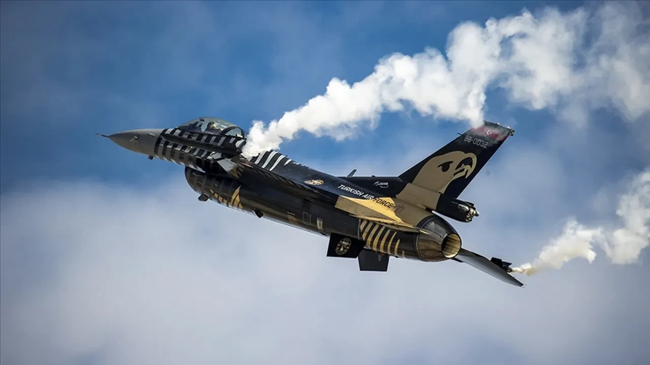 İstanbul'da jet uçak sesinin neden geldiği belli oldu! Akşam saatlerinde savaş uçağı sesleri yükseldi