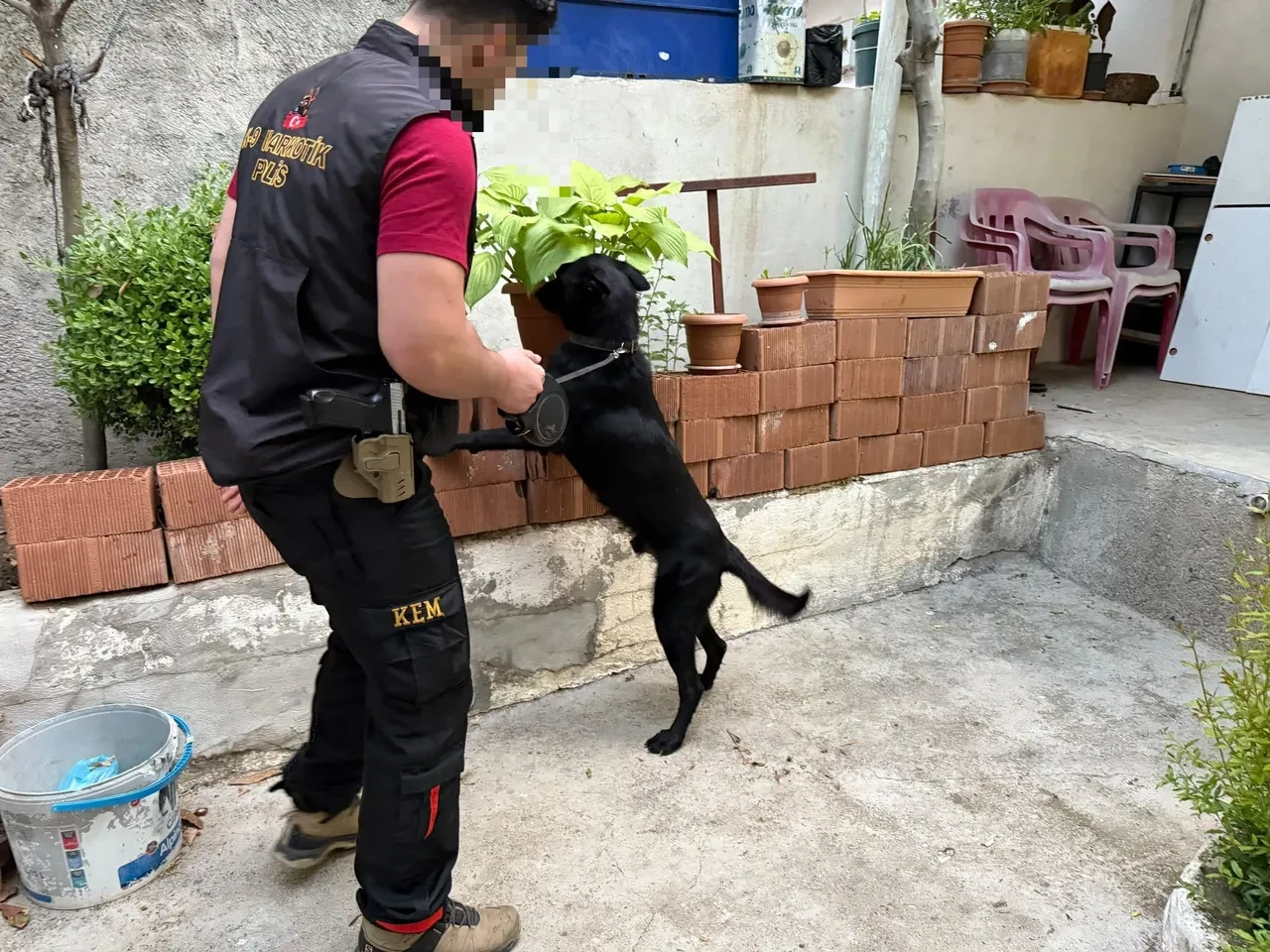 'Narko hançer' operasyonunda uyuşturucu satıcılarına darbe