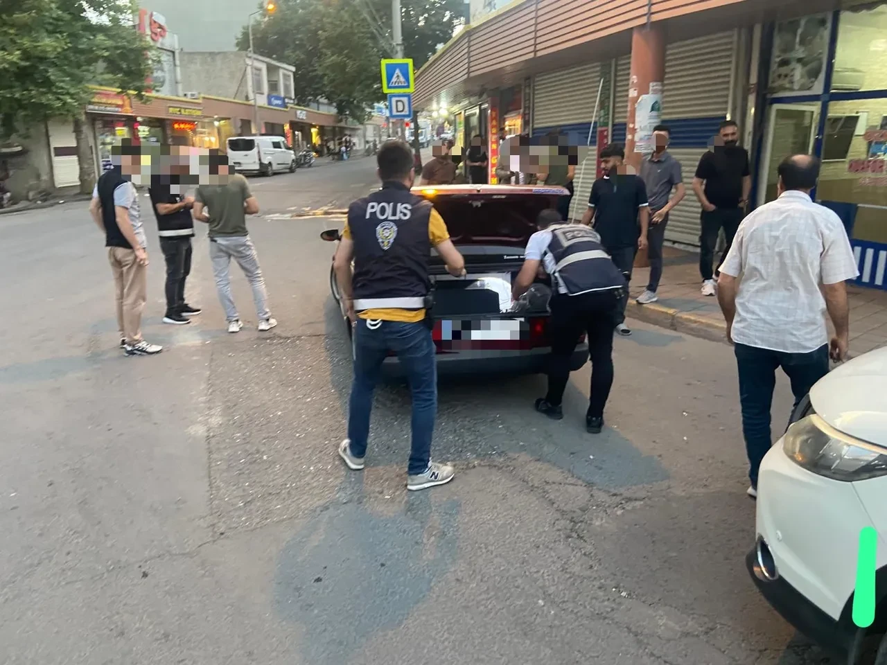 'Narko hançer' operasyonunda uyuşturucu satıcılarına darbe