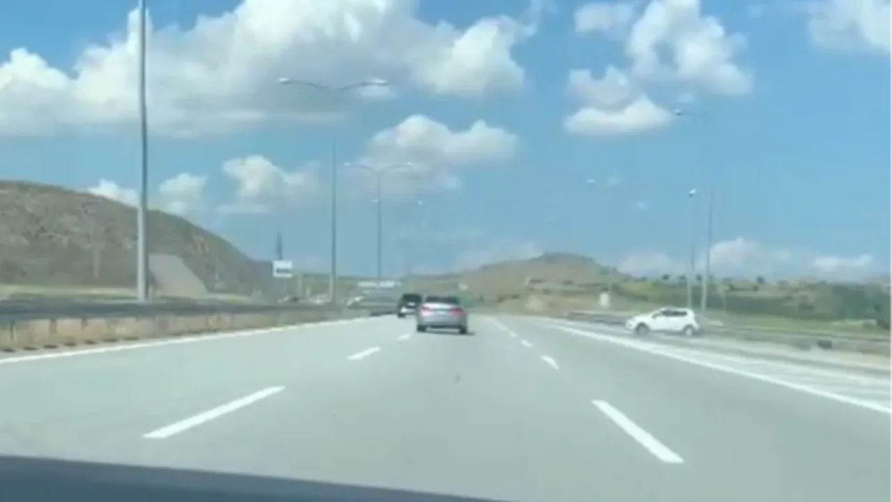 Ölümden kıl payı kurtuluş! Direksiyon hakimiyetini bir anda kaybetti