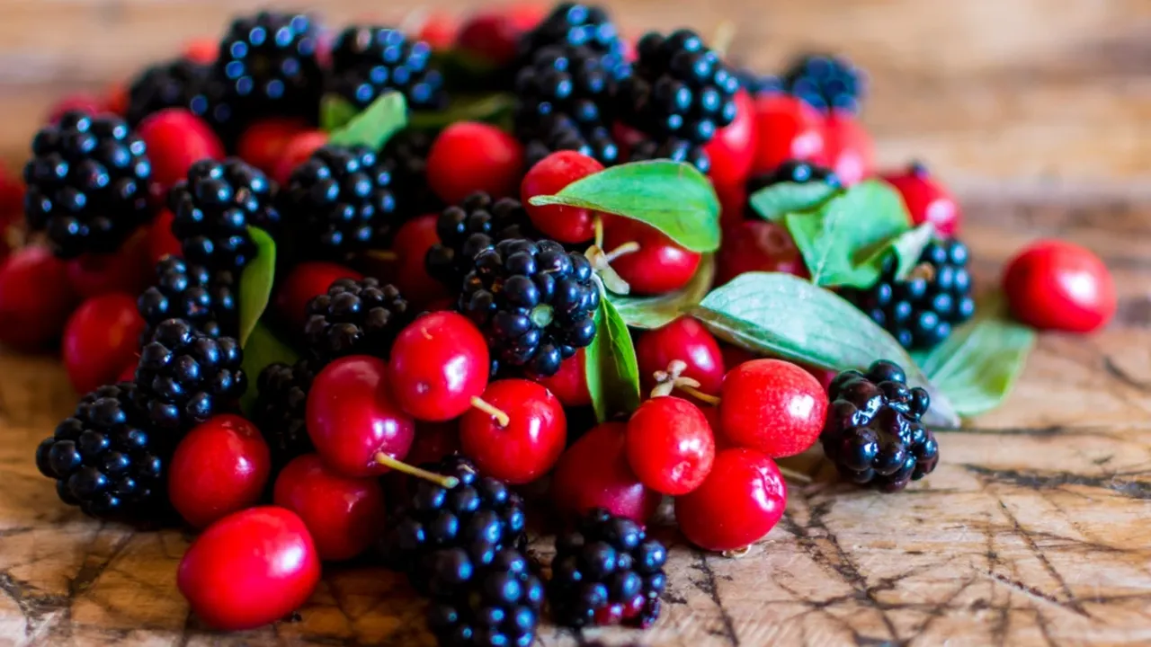 Sadece 8 haftada 5 yıl gençleştiler! İşte yaşlanmayı durduran 4 süper besin