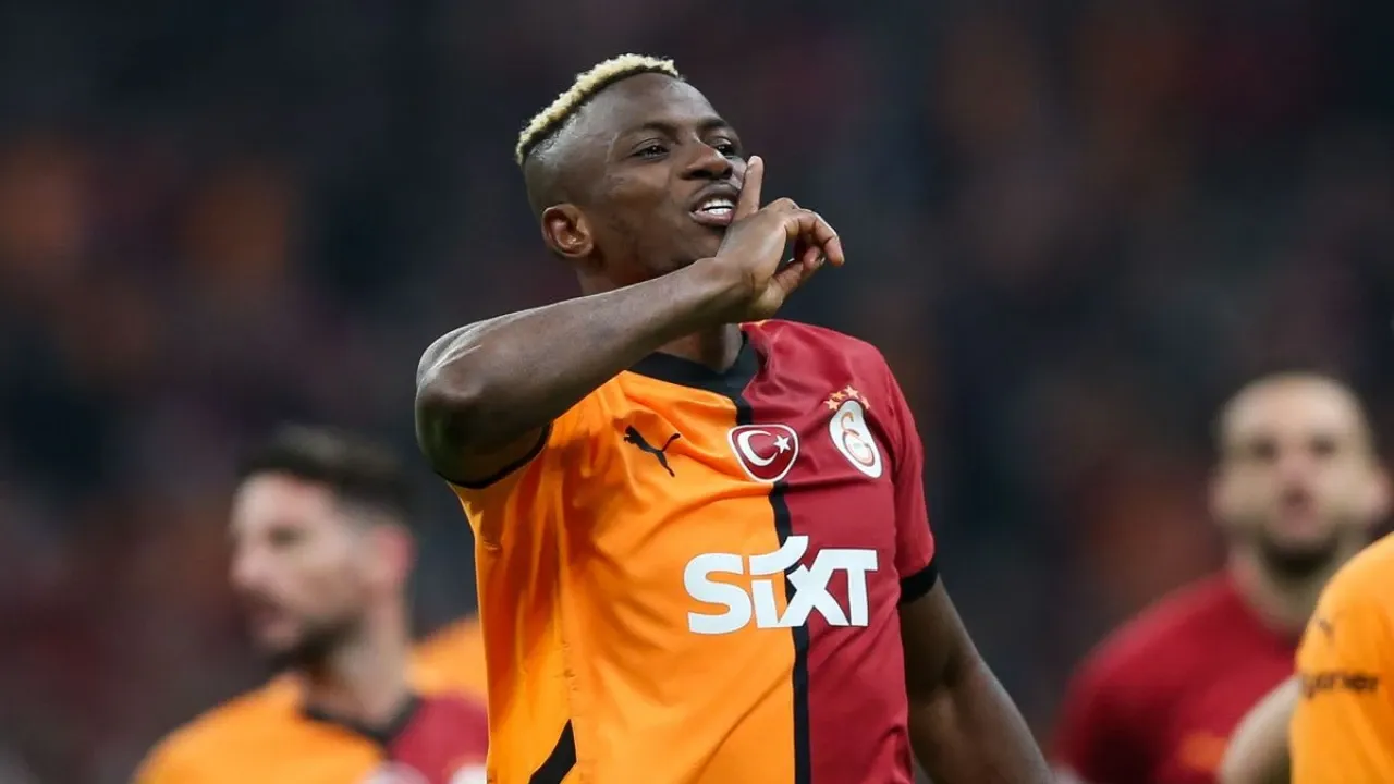 Victor Osimhen için karar vakti! Ailesinden flaş tavsiye geldi