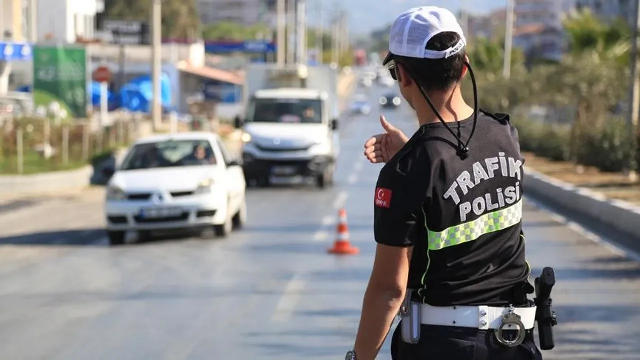 Yeni trafik cezaları belli oldu! Bunları yapanların canı fena yanacak