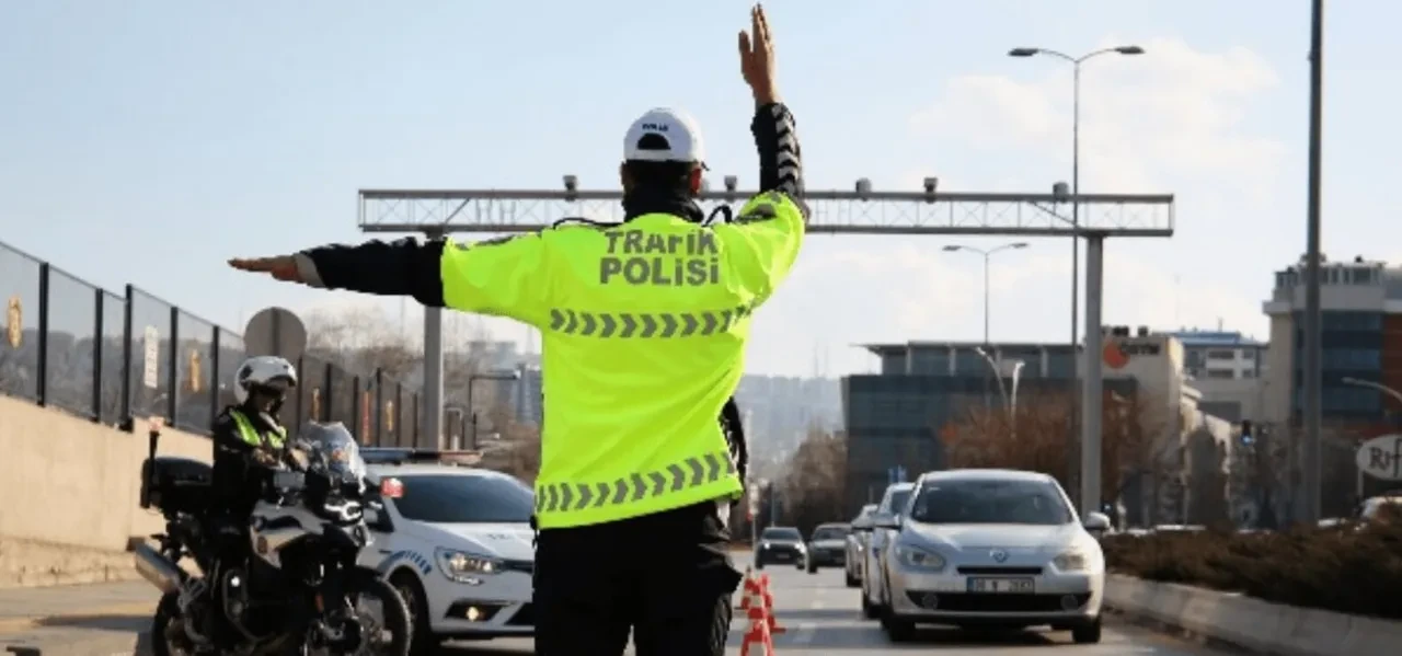 Yeni trafik cezaları belli oldu! Bunları yapanların canı fena yanacak