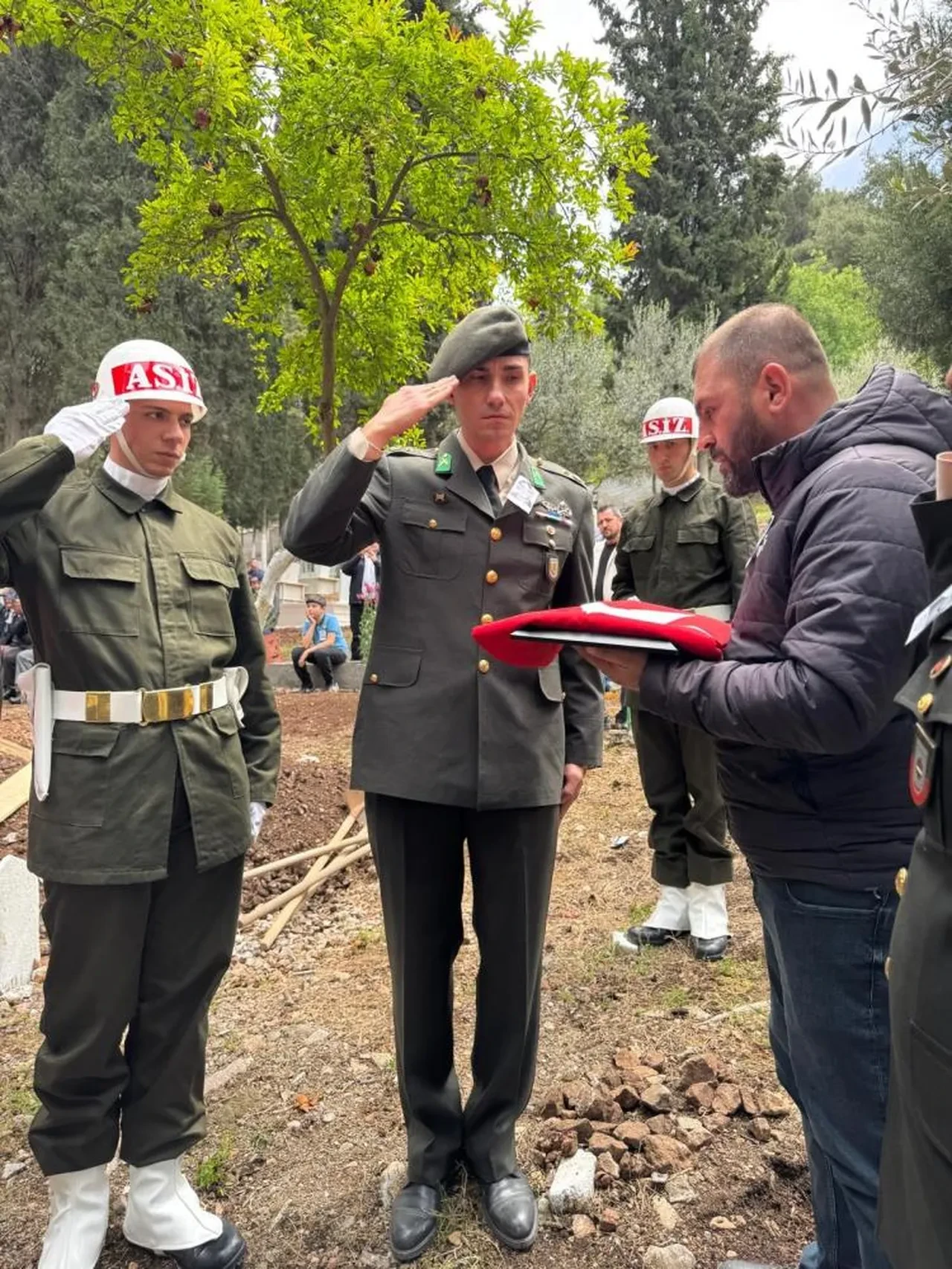 Gazi Hasan Hüseyin Işık'ın sırrı cenazede ortaya çıktı!