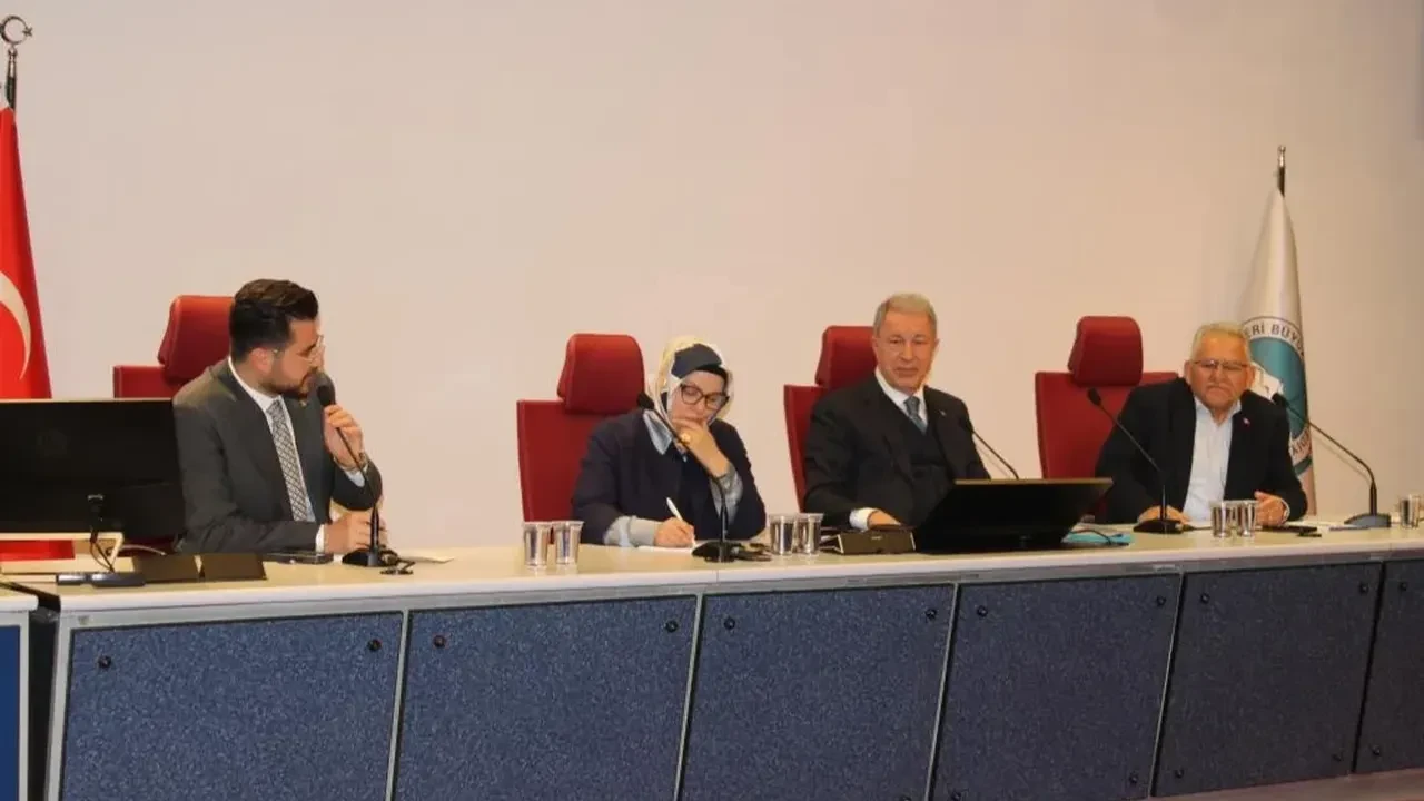 Hulusi Akar: 