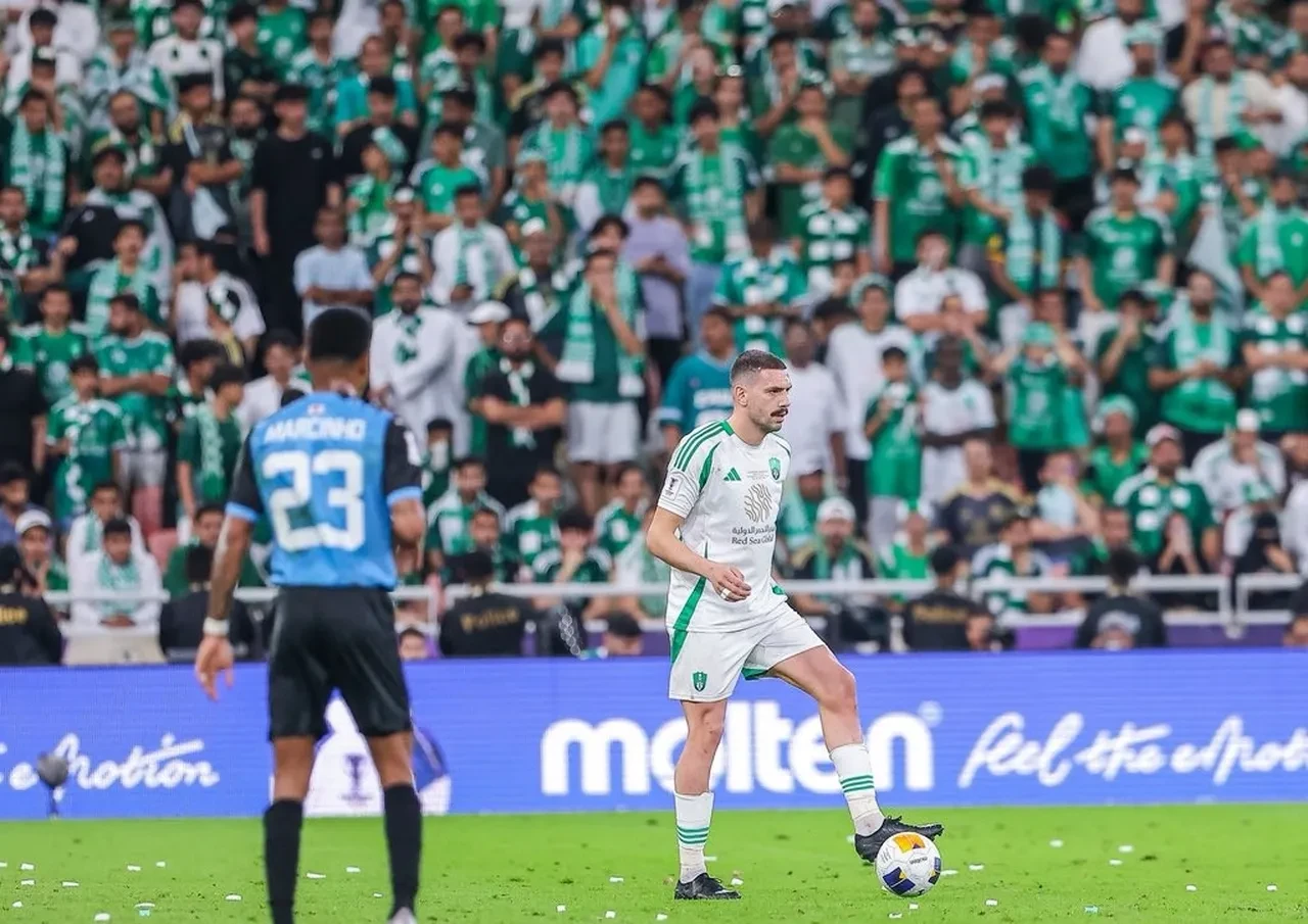 Merih Demiral tarihe geçti! Al Ahli şampiyon oldu