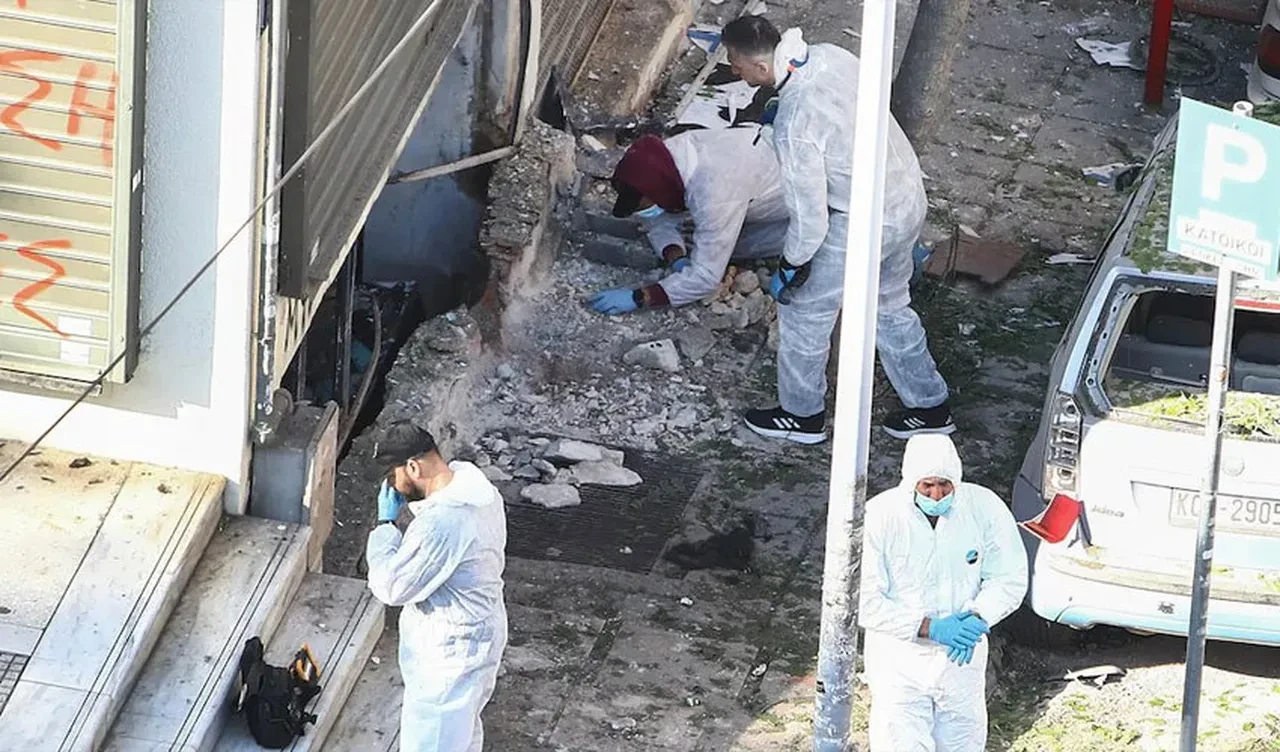 Planı elinde patladı! ATM'ye yerleştireceği bomba infilak etti