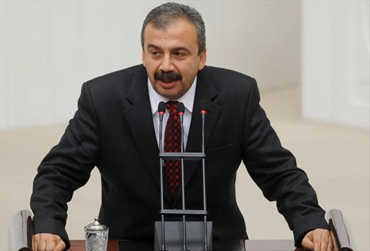 Sırrı Süreyya Önder kimdir? Ölüm nedeni belli oldu