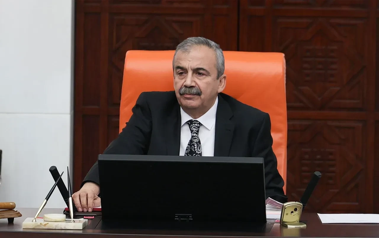 Son dakika | Sırrı Süreyya Önder hayatını kaybetti! Cenaze programı belli oldu