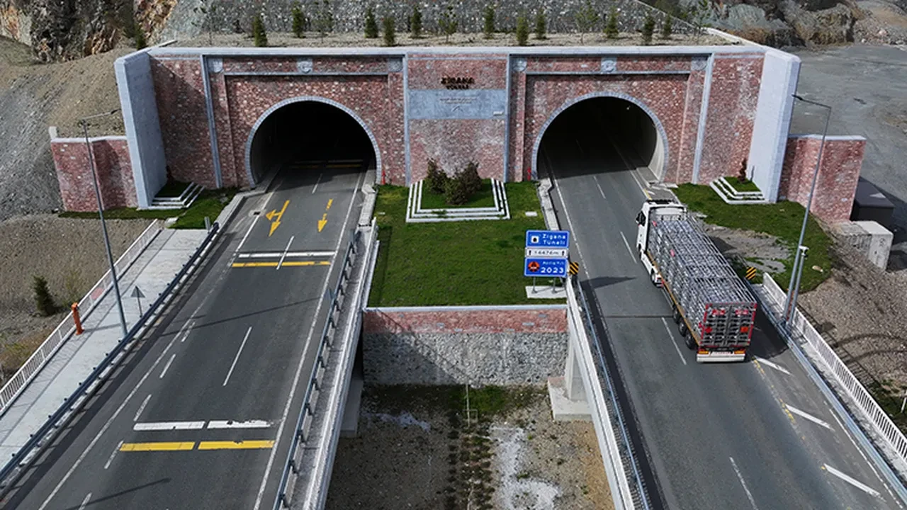 Yeni Zigana Tüneli'nden 2 yılda 3 milyon 490 bin araç geçti