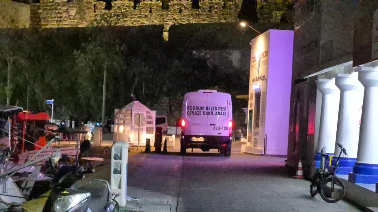 Ailesine veda mesajı gönderip ağırlıkla denize atladı