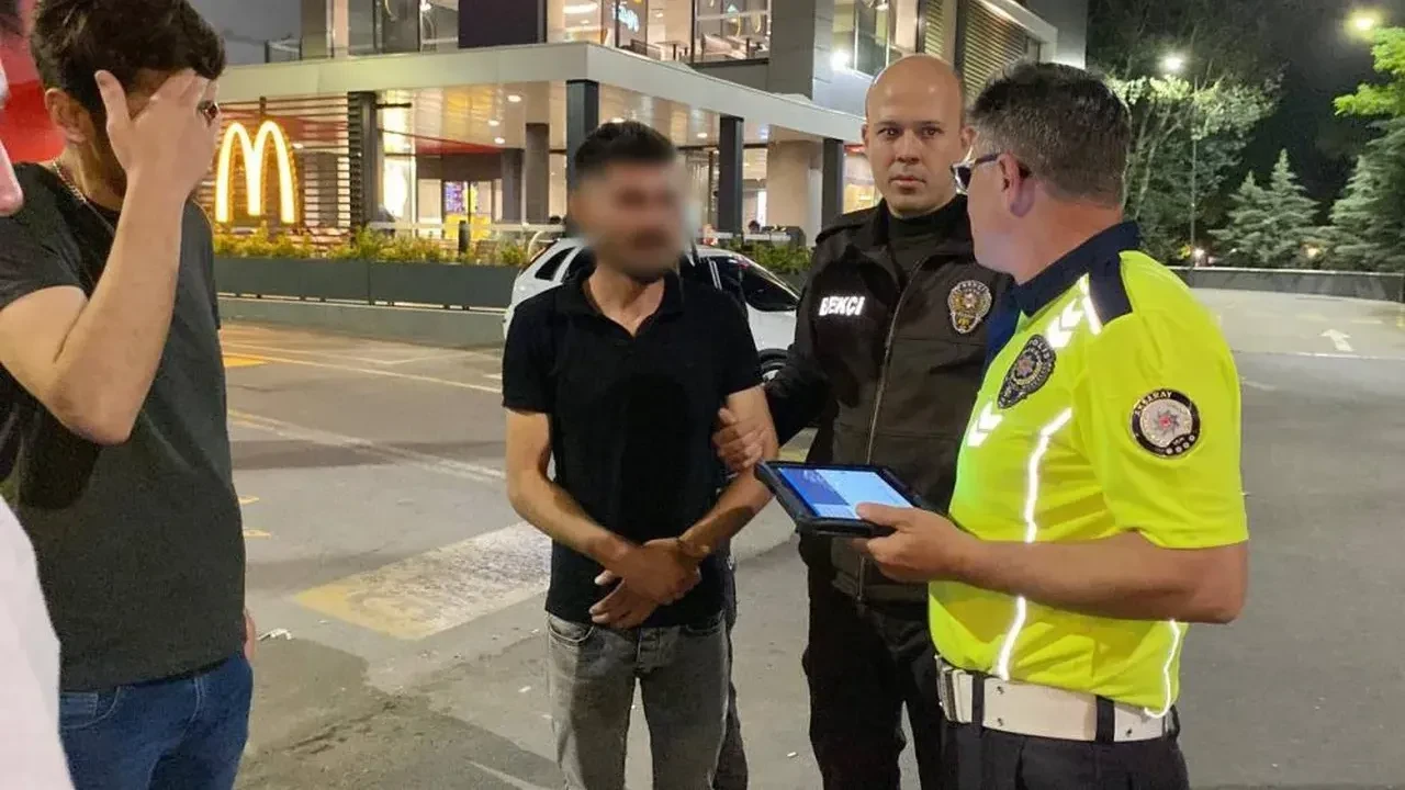 Alkollü yakalandı, dakikalarca dil döktü: Asgari ücretle çalışıyorum
