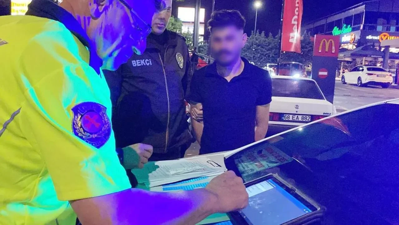 Alkollü yakalandı, dakikalarca dil döktü: Asgari ücretle çalışıyorum