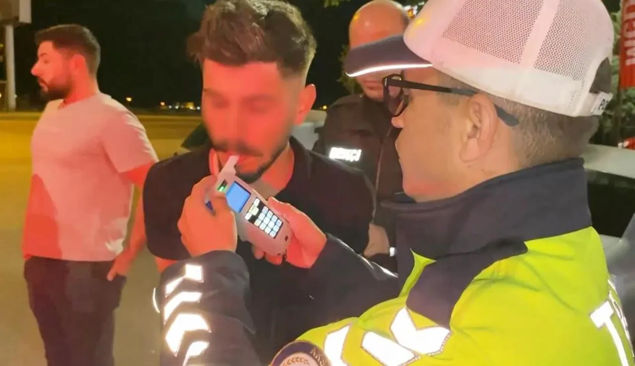 Alkollü yakalandı, dakikalarca dil döktü: Asgari ücretle çalışıyorum