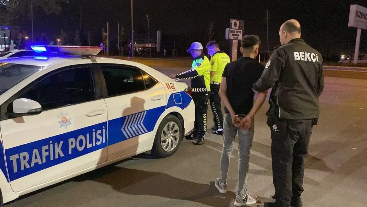 Alkollü yakalandı, dakikalarca dil döktü: Asgari ücretle çalışıyorum