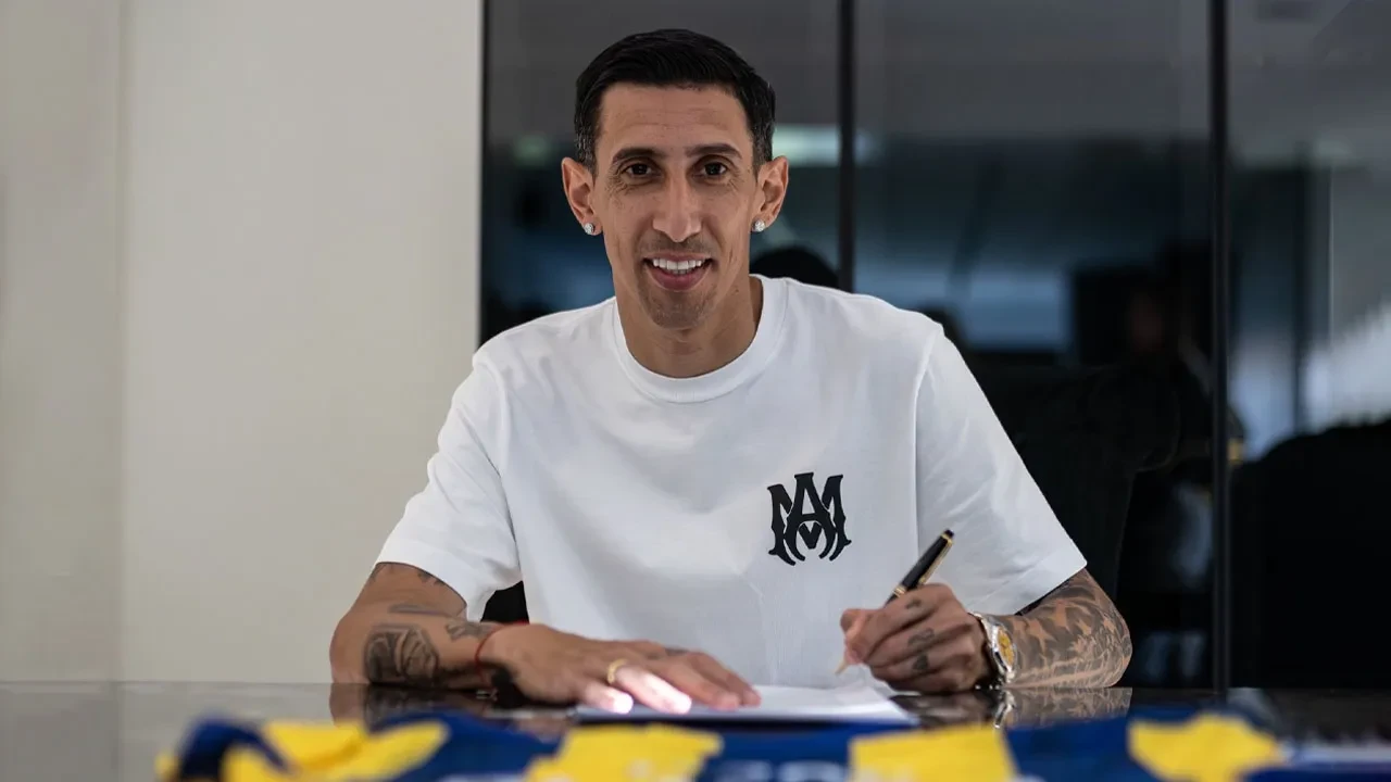 Angel Di Maria imzayı attı! Sarı lacivertli formayı giydi