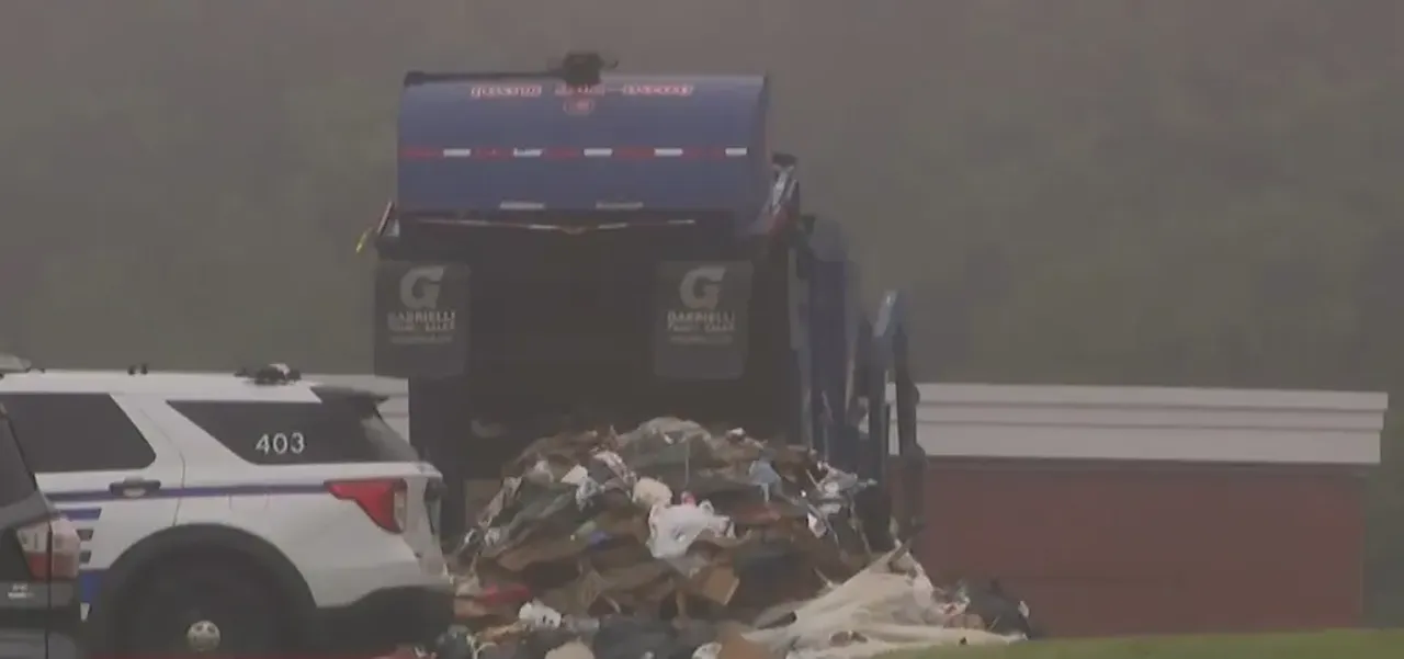 Çöp konteyneri kamyona boşaltıldı, 2 adam düştü: 1'i ölü 1'i yaralı