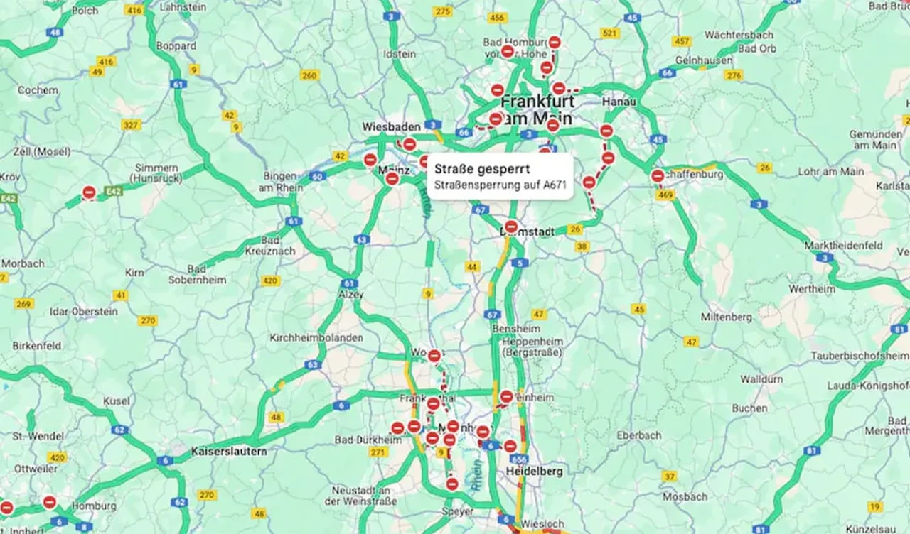 Harita uygulaması Almanya'yı kaosa sürükledi! 'Otoban sistemi salgına yakalanmış gibi'