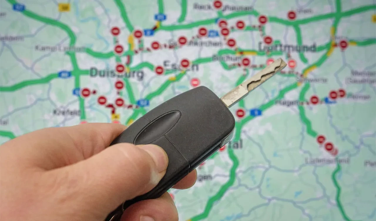 Harita uygulaması Almanya'yı kaosa sürükledi! 'Otoban sistemi salgına yakalanmış gibi'