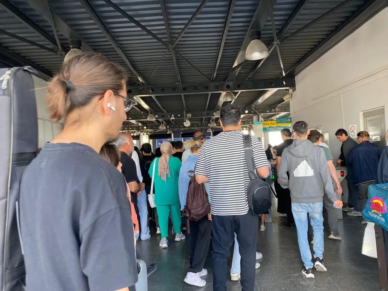 İzmir'de ulaşım kilit! Grev ikinci gününde: Olan vatandaşa oldu