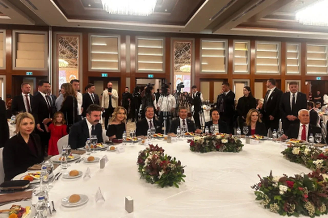 KKTC Başbakanı Üstel: “Kıbrıs Türkü’nün başarısı iş insanlarının fedakarlığı ve Türkiye’nin desteği ile yükseldi