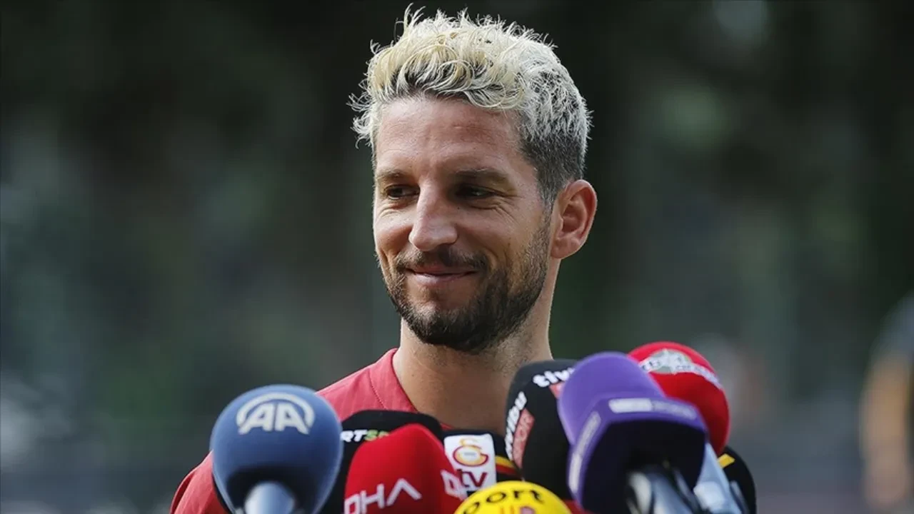 Mertens futbolu bıraktı mı? Jübile yapmaya hazırlanırken yeni bir teklif aldı
