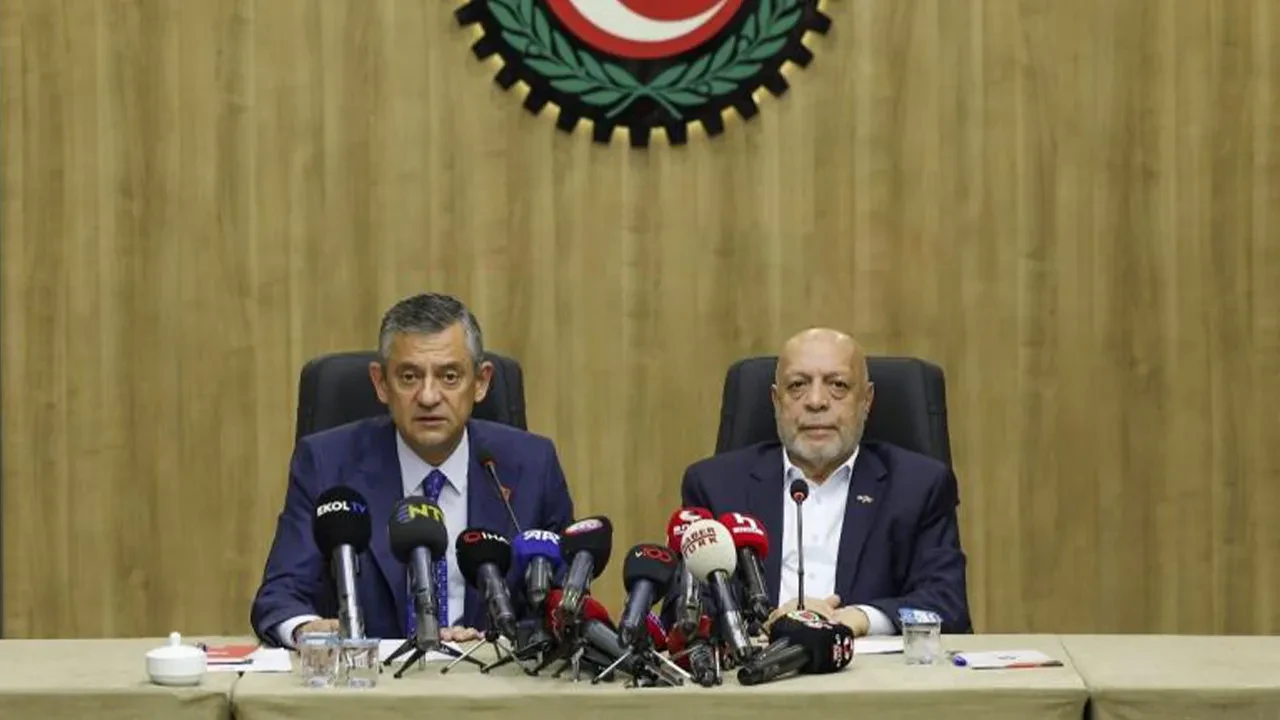 Özgür Özel'den asgari ücret için dikkat çeken uyarı: Ara zam yapılmazsa...