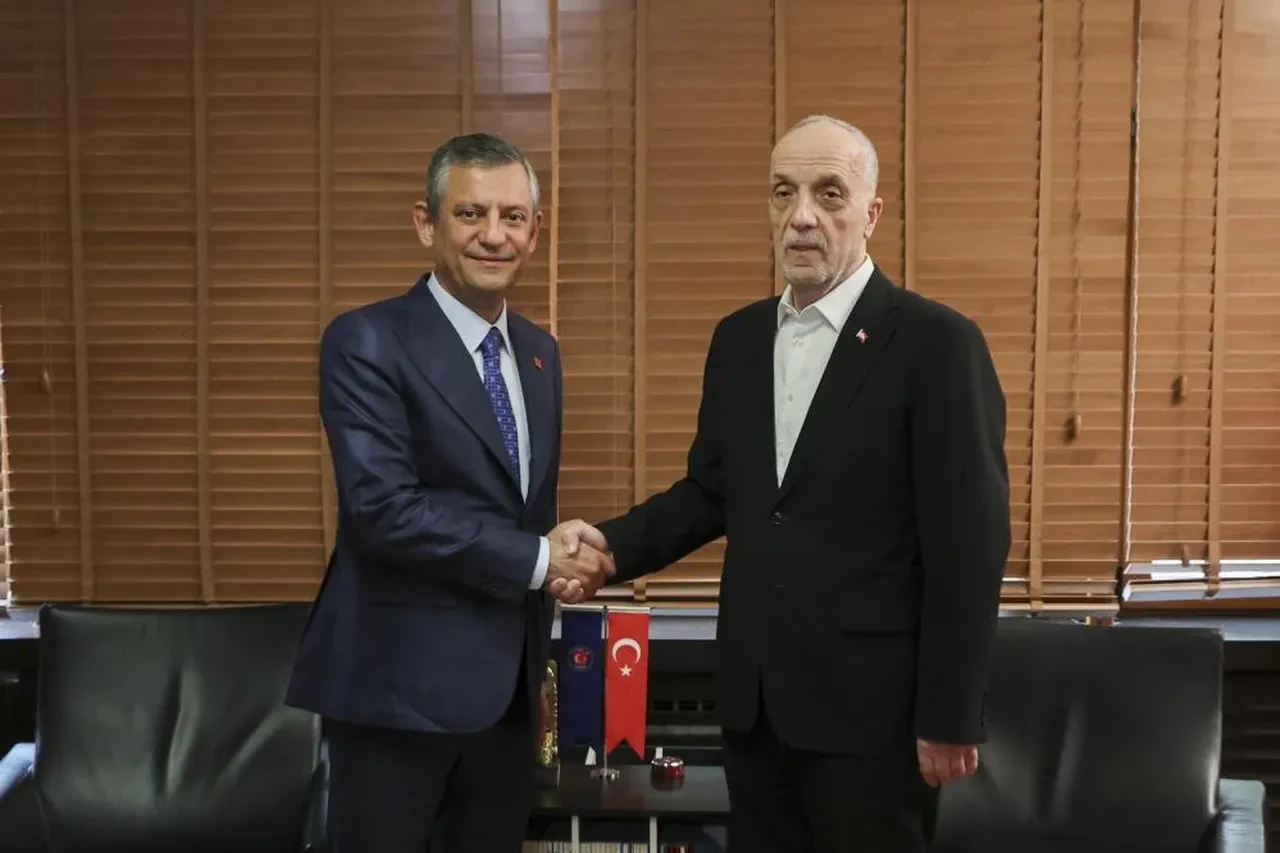 Özgür Özel'den asgari ücret için dikkat çeken uyarı: Ara zam yapılmazsa...