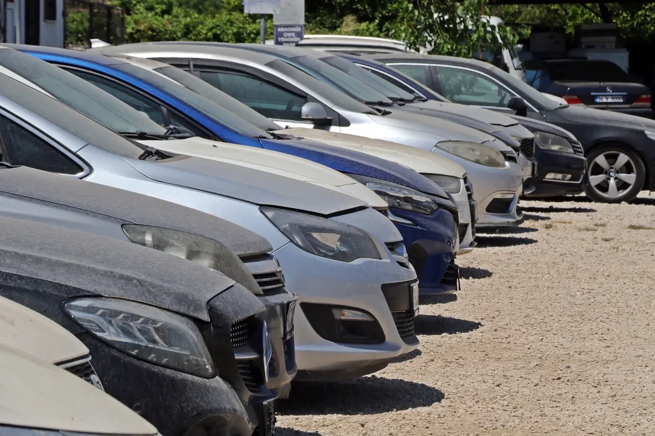 Türkiye'nin araç mezarlığı! 25 yıldır bekliyorlar