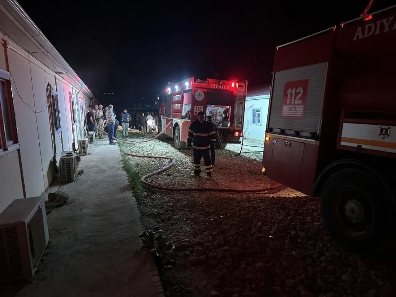 Adıyaman’da işçilerin kaldığı yatakhane yandı!