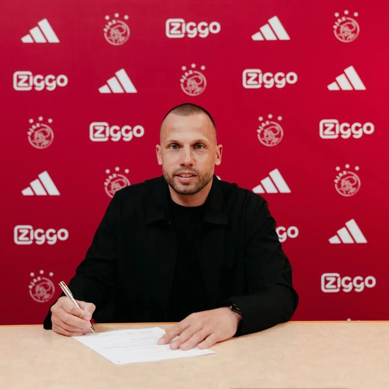 Ajax’ta teknik direktörlük görevine John Heitinga getirildi