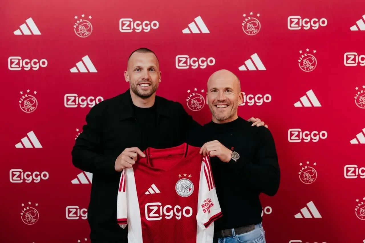 Ajax’ta teknik direktörlük görevine John Heitinga getirildi
